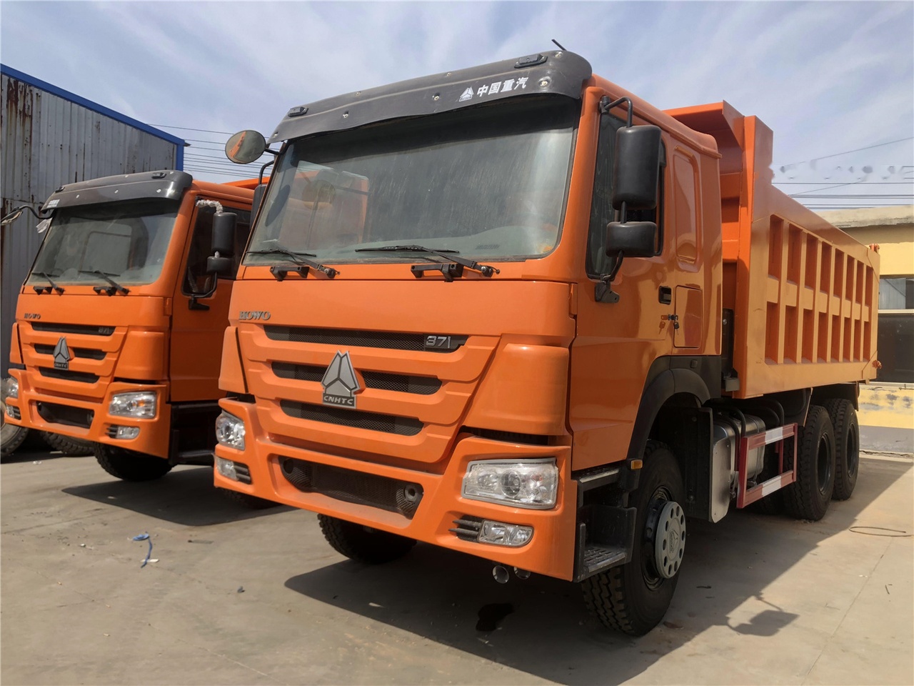 SINOTRUK HOWO 371 Dump truck - Camión volquete: foto 1 SINOTRUK HOWO 371 Dump truck - Camión volquete: foto 1