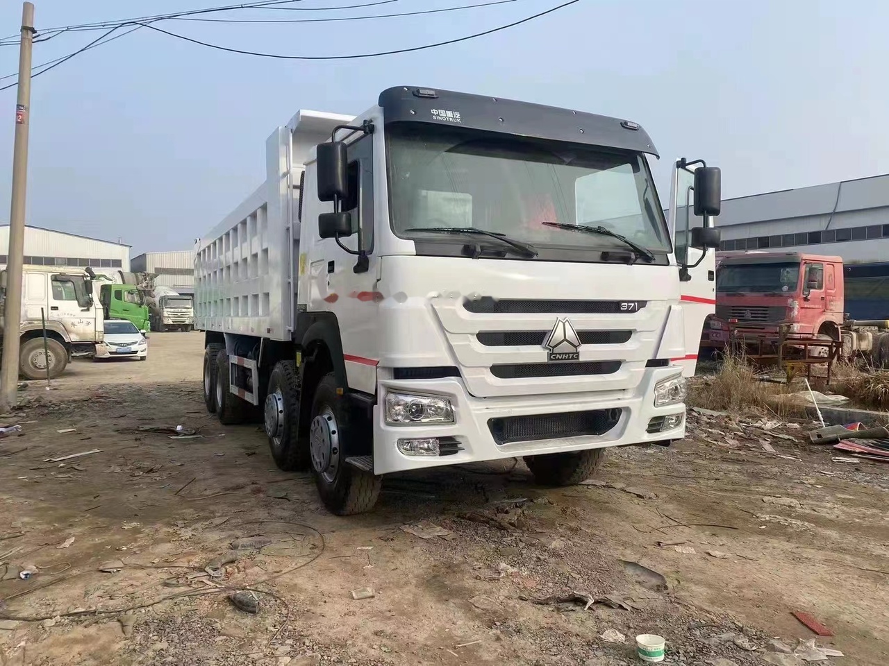 SINOTRUK HOWO 371 Tipper truck - Camión volquete: foto 3 SINOTRUK HOWO 371 Tipper truck - Camión volquete: foto 3