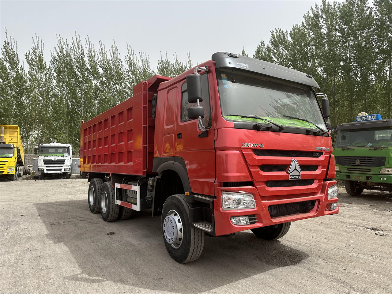 SINOTRUK Howo Dump truck 371 - Camión volquete: foto 3 SINOTRUK Howo Dump truck 371 - Camión volquete: foto 3