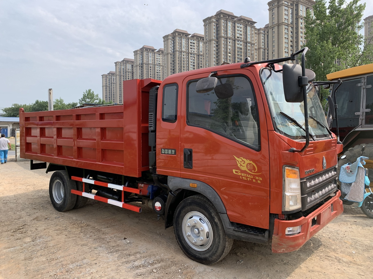 SINOTRUK Howo Dump truck 4x2 - Camión volquete: foto 2 SINOTRUK Howo Dump truck 4x2 - Camión volquete: foto 2