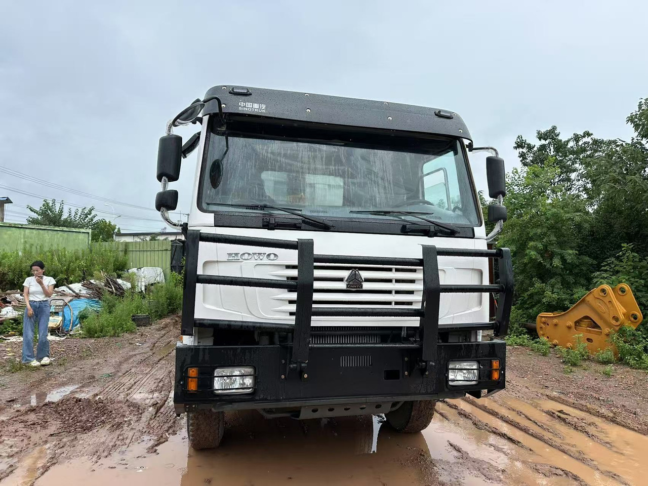 Sinotruk HOWO 371hp - Camión volquete: foto 3 Sinotruk HOWO 371hp - Camión volquete: foto 3