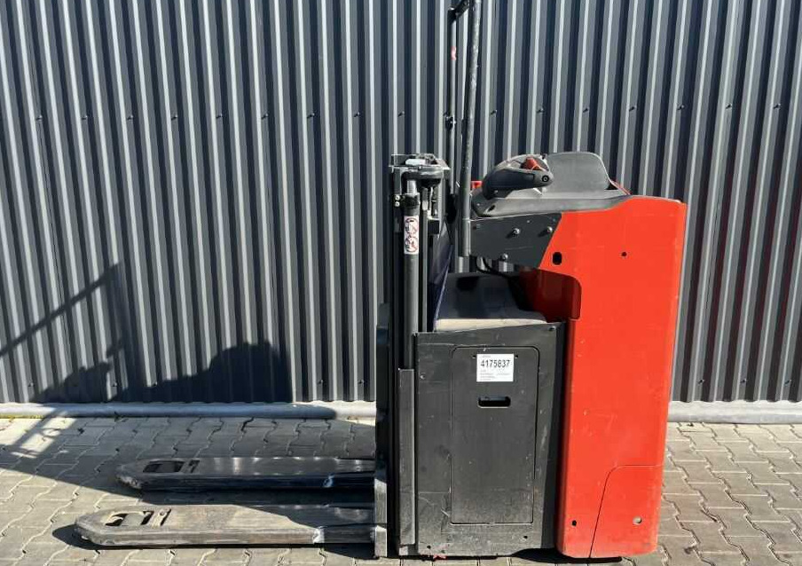 Linde D12SF - Apilador: foto 2 Linde D12SF - Apilador: foto 2