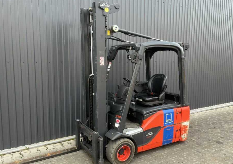 Linde E20L-02 - Carretilla elevadora eléctrica: foto 1 Linde E20L-02 - Carretilla elevadora eléctrica: foto 1