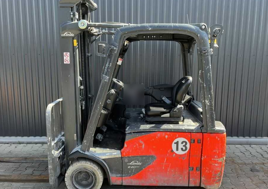 Linde E20L-02 - Carretilla elevadora eléctrica: foto 2 Linde E20L-02 - Carretilla elevadora eléctrica: foto 2
