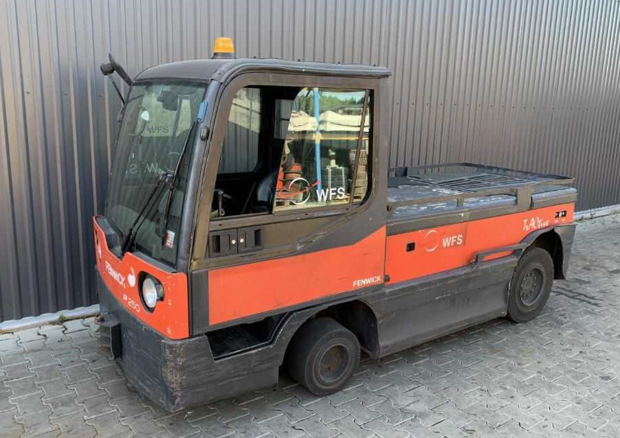 Linde P250 - Remolcadora: foto 1 Linde P250 - Remolcadora: foto 1