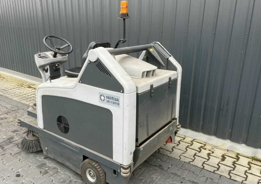 Nilfisk SR1301B - Aspirador industrial: foto 3 Nilfisk SR1301B - Aspirador industrial: foto 3