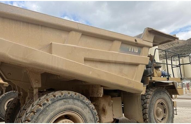 Caterpillar 771D - Dúmper: foto 2 Caterpillar 771D - Dúmper: foto 2