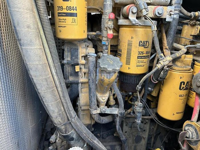 Bulldozer Caterpillar 963D -: foto 15