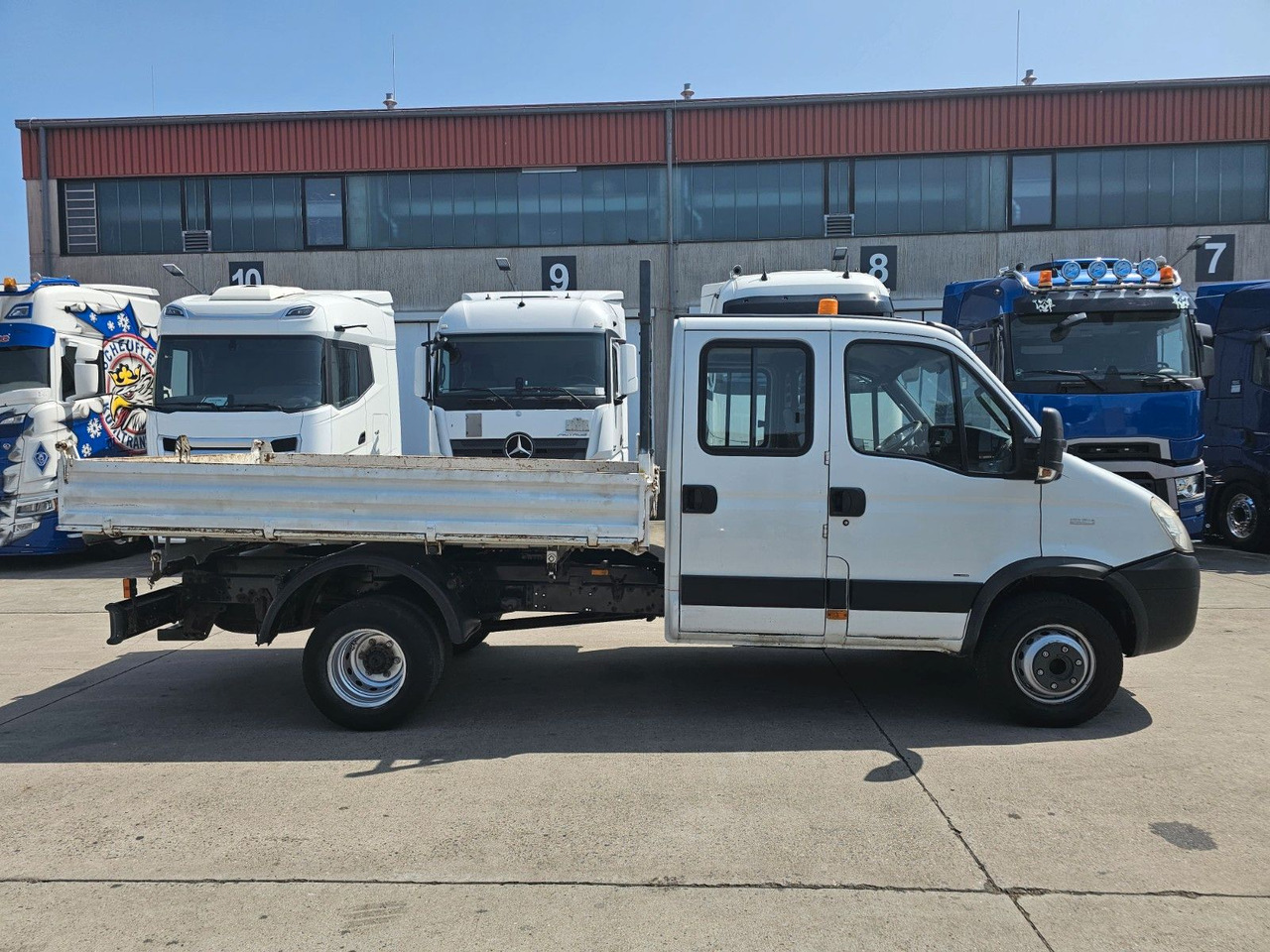 Iveco DAILY * DREISEITENKIPPER * MEILER * STANDHZ - Volquete furgoneta, Furgoneta combi: foto 4 Iveco DAILY * DREISEITENKIPPER * MEILER * STANDHZ - Volquete furgoneta, Furgoneta combi: foto 4