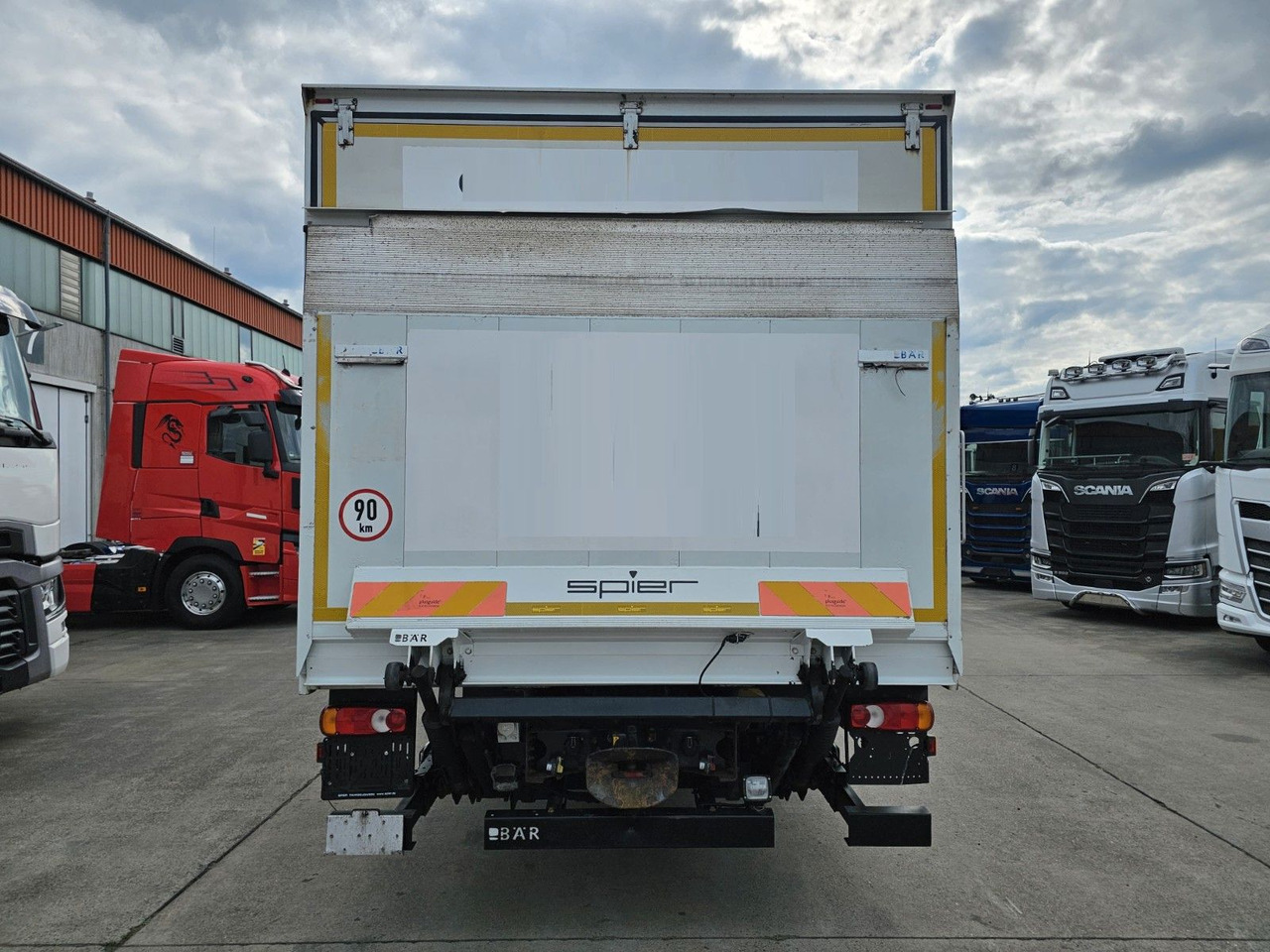 Iveco EURO-CARGO 120E25 * SCHLAFKABINE * BÄR 1,5 T * - Camión caja cerrada: foto 5 Iveco EURO-CARGO 120E25 * SCHLAFKABINE * BÄR 1,5 T * - Camión caja cerrada: foto 5