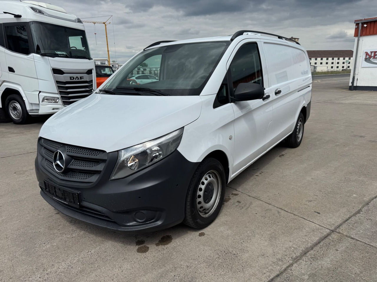 Mercedes-Benz VITO 111 CDI * LANG * KLIMA * SCHIEBETÜR R & L * - Furgoneta de pasajeros: foto 1 Mercedes-Benz VITO 111 CDI * LANG * KLIMA * SCHIEBETÜR R & L * - Furgoneta de pasajeros: foto 1