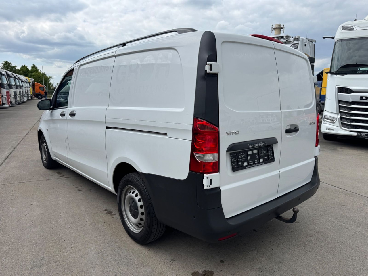 Mercedes-Benz VITO 111 CDI * LANG * KLIMA * SCHIEBETÜR R & L * - Furgoneta de pasajeros: foto 5 Mercedes-Benz VITO 111 CDI * LANG * KLIMA * SCHIEBETÜR R & L * - Furgoneta de pasajeros: foto 5