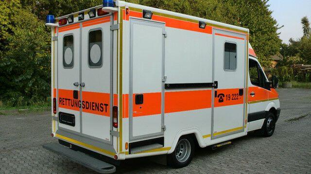 Mercedes-Benz Sprinter 516 CDI /on Stock / - Ambulancia: foto 4 Mercedes-Benz Sprinter 516 CDI /on Stock / - Ambulancia: foto 4