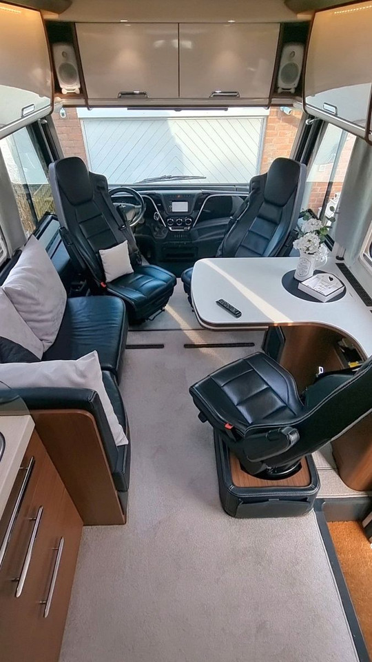 Niesmann + Bischoff Flair 880 BE Niesmann + Bischoff Flair 880 BE - Autocaravana integral: foto 3 Niesmann + Bischoff Flair 880 BE Niesmann + Bischoff Flair 880 BE - Autocaravana integral: foto 3