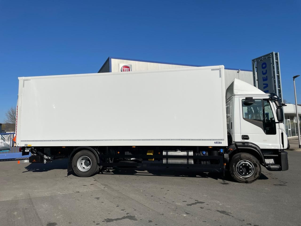 Iveco Eurocargo ML160E32 /P Euro6 Klima AHK Luftfeder - Camión caja cerrada: foto 3 Iveco Eurocargo ML160E32 /P Euro6 Klima AHK Luftfeder - Camión caja cerrada: foto 3