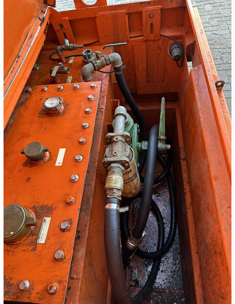 Dieseltank - Gebruikt - Camión cisterna: foto 4 Dieseltank - Gebruikt - Camión cisterna: foto 4