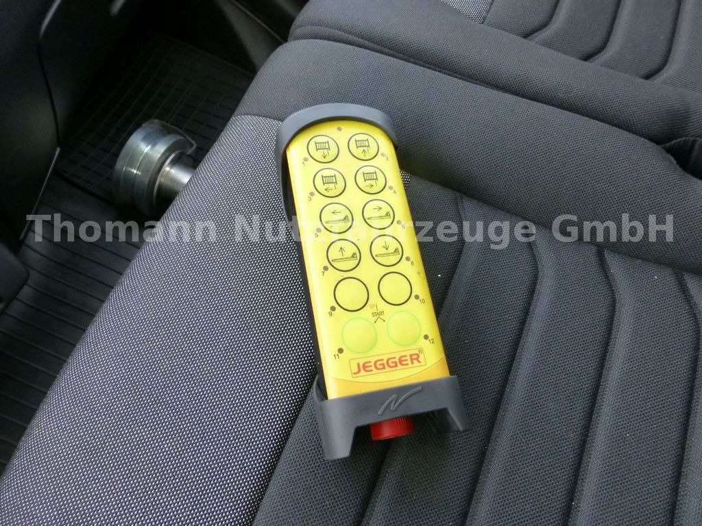 Grua de remolque autos, Furgoneta nuevo Iveco DAILY 70C18 DoKa Schiebeplateau Luftfed Navi: foto 29