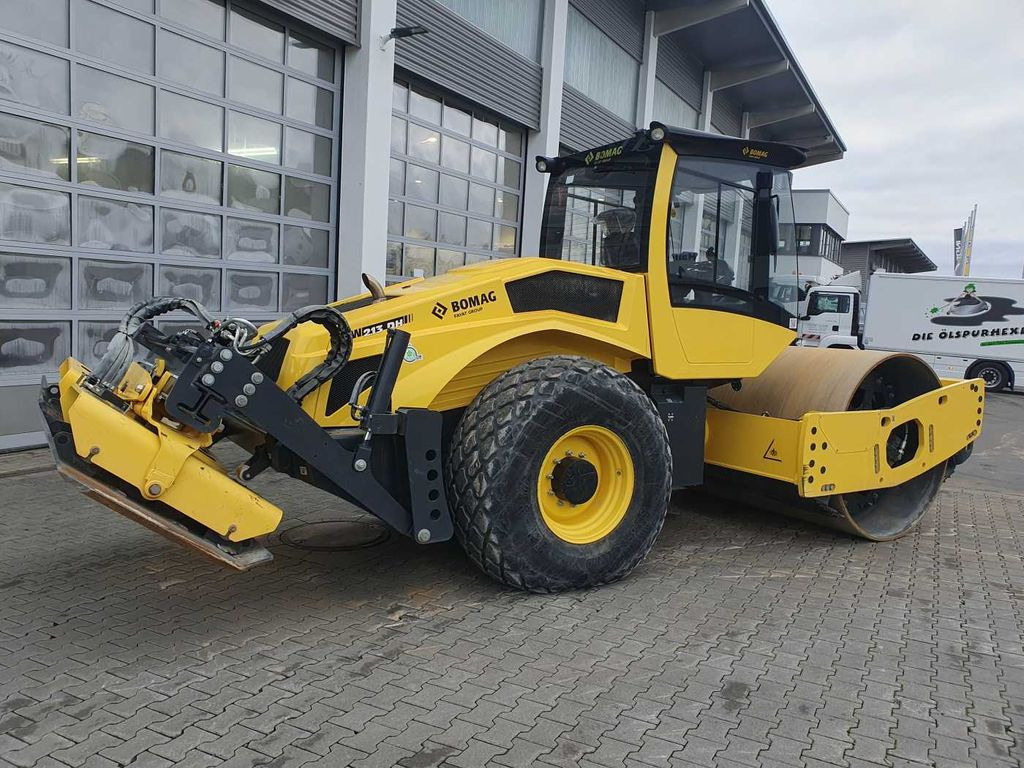 BOMAG BW 213 DH+P-5 / 2022 / Verdichterplatten / Klima - Compactador: foto 5 BOMAG BW 213 DH+P-5 / 2022 / Verdichterplatten / Klima - Compactador: foto 5