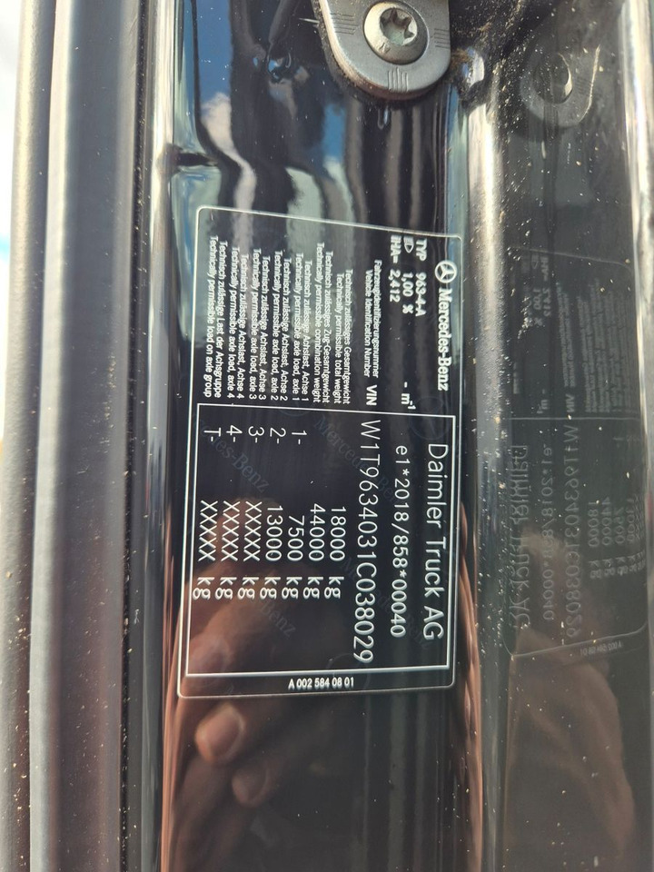 Cabeza tractora Mercedes-Benz Actros 1848 LS Hydraulik Reatarder Standklima: foto 25 Cabeza tractora Mercedes-Benz Actros 1848 LS Hydraulik Reatarder Standklima: foto 25