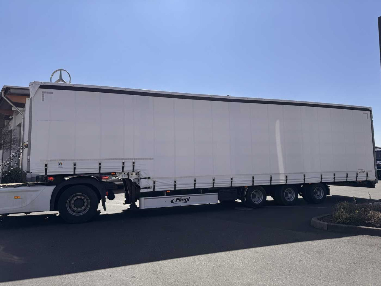 Fliegl SDS 350 Schiebeplane+Verdeck XL SAF 20.900Km - Semirremolque góndola rebajadas: foto 4 Fliegl SDS 350 Schiebeplane+Verdeck XL SAF 20.900Km - Semirremolque góndola rebajadas: foto 4