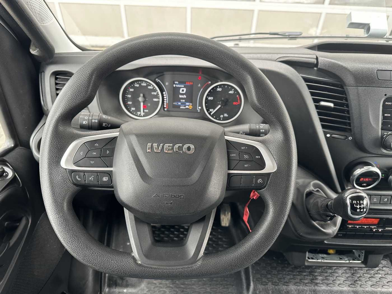 Volquete furgoneta Iveco 70C18H 3-S.Kipper *R.3750mm*7Sitze*AHK*: foto 10