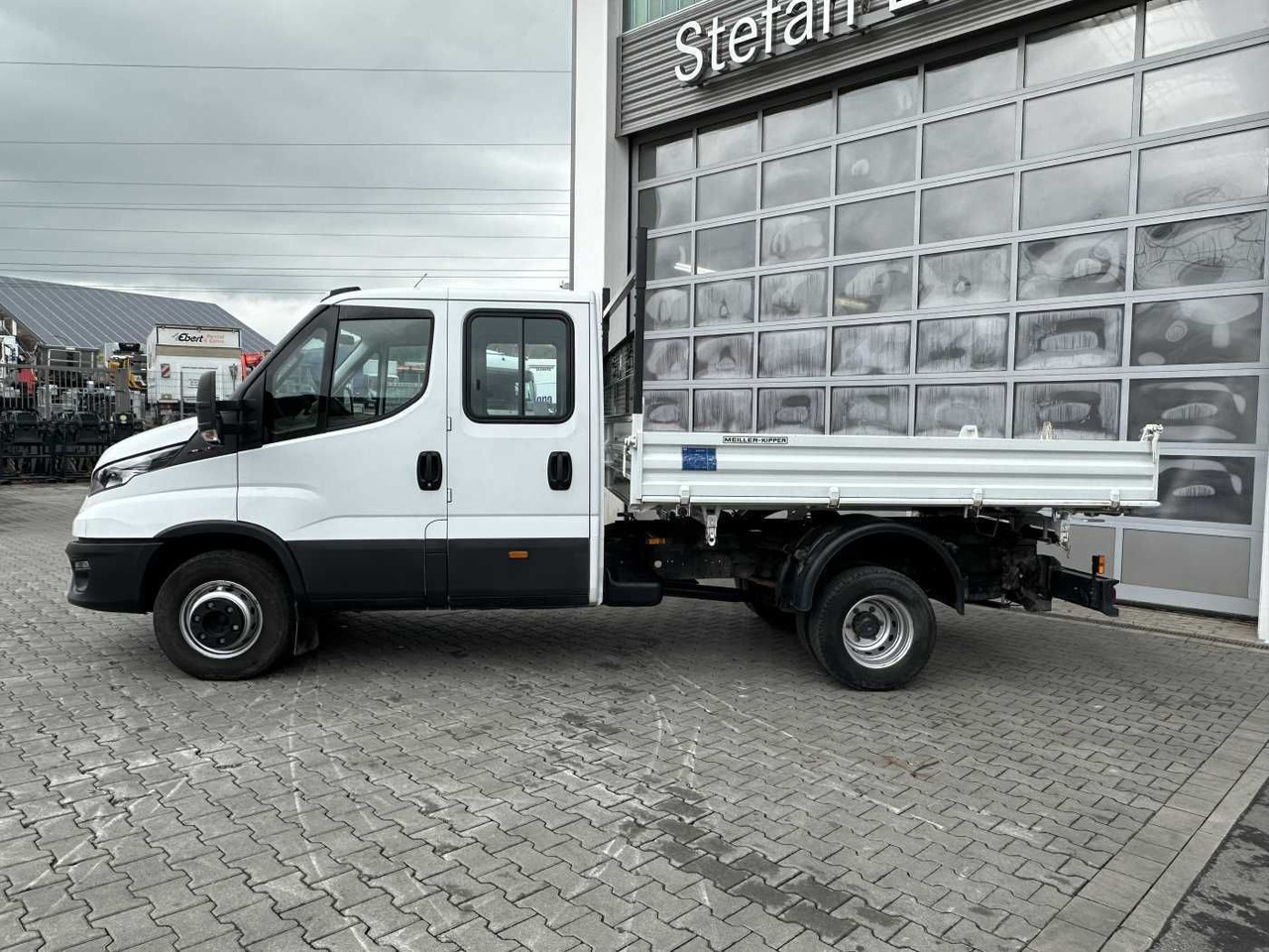 Iveco 70C18H 3-S.Kipper *R.3750mm*7Sitze*AHK* - Volquete furgoneta: foto 2 Iveco 70C18H 3-S.Kipper *R.3750mm*7Sitze*AHK* - Volquete furgoneta: foto 2