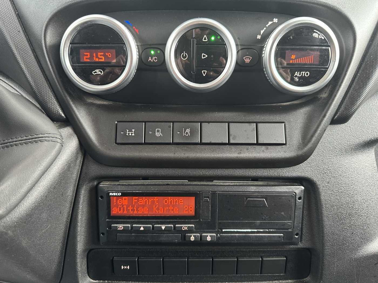 Volquete furgoneta Iveco 70C18H 3-S.Kipper *R.3750mm*7Sitze*AHK*: foto 13