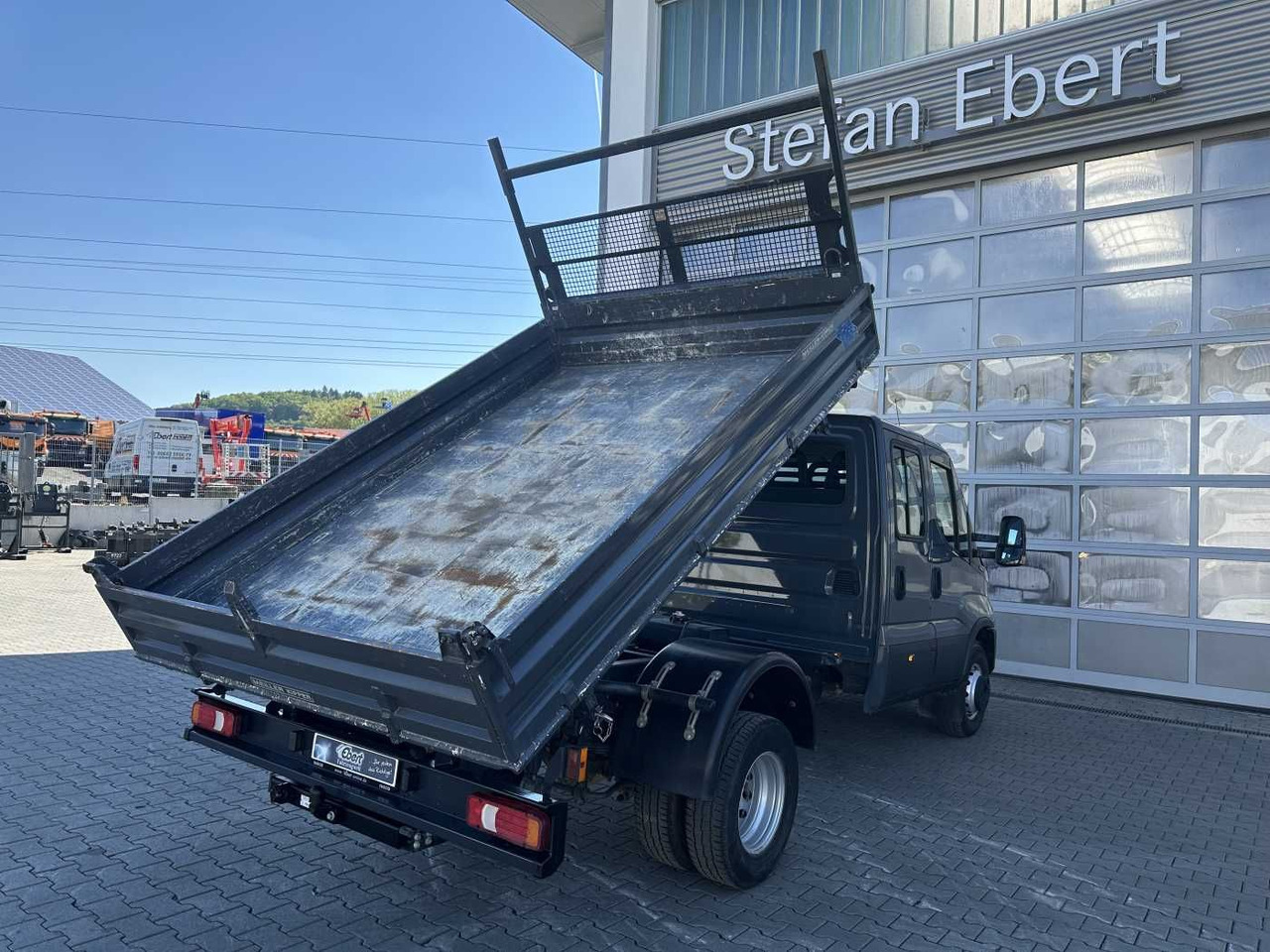 Iveco 70C18H Meiller 3-S.Kipper *R.3750mm*7Sitze*AHK* - Volquete furgoneta: foto 4 Iveco 70C18H Meiller 3-S.Kipper *R.3750mm*7Sitze*AHK* - Volquete furgoneta: foto 4