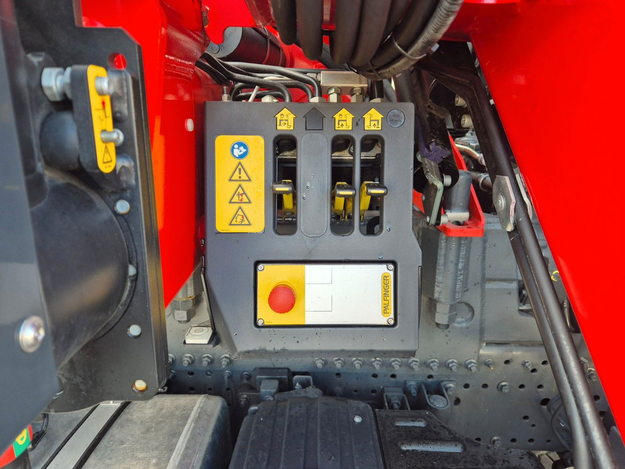 Leasing de Iveco AD200X46/P HR OFF Palfinger PK 12.501 Funk AHK Iveco AD200X46/P HR OFF Palfinger PK 12.501 Funk AHK: foto 18 Leasing de Iveco AD200X46/P HR OFF Palfinger PK 12.501 Funk AHK Iveco AD200X46/P HR OFF Palfinger PK 12.501 Funk AHK: foto 18