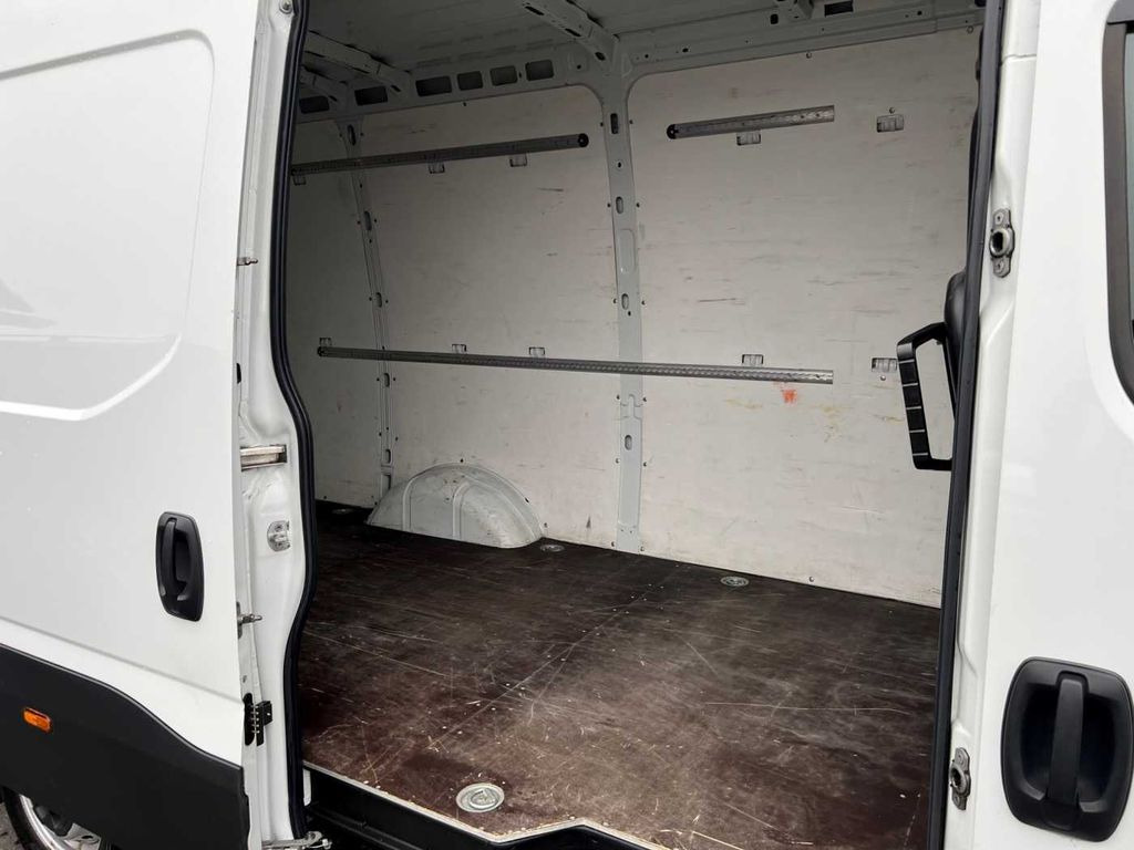 Iveco Daily 35 S 16 V *Klima*3.520mm* - Furgón: foto 4 Iveco Daily 35 S 16 V *Klima*3.520mm* - Furgón: foto 4