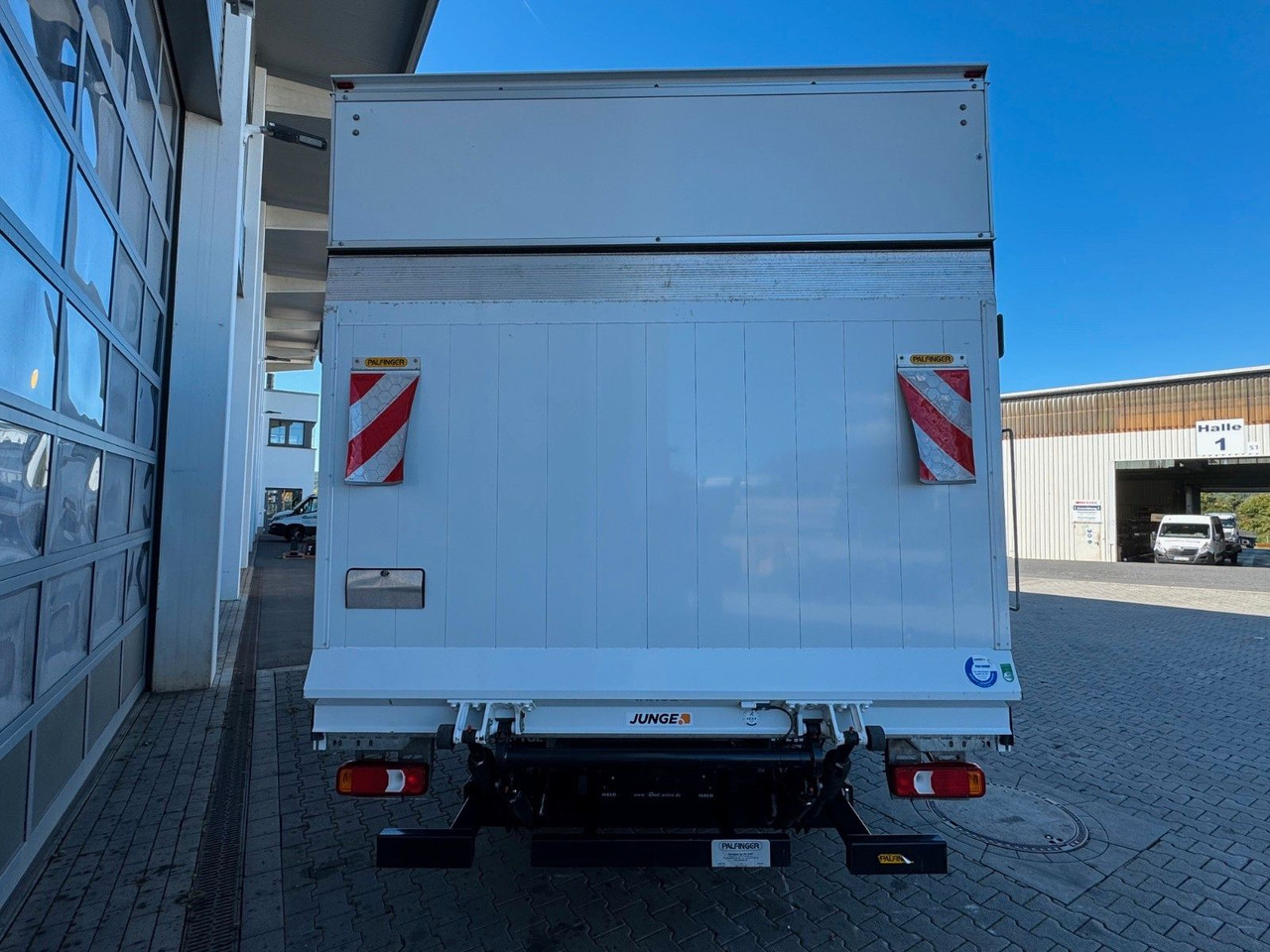 Iveco Daily 70C18 A8 *Koffer*LBW*Automatik* - Furgoneta caja cerrada: foto 5 Iveco Daily 70C18 A8 *Koffer*LBW*Automatik* - Furgoneta caja cerrada: foto 5