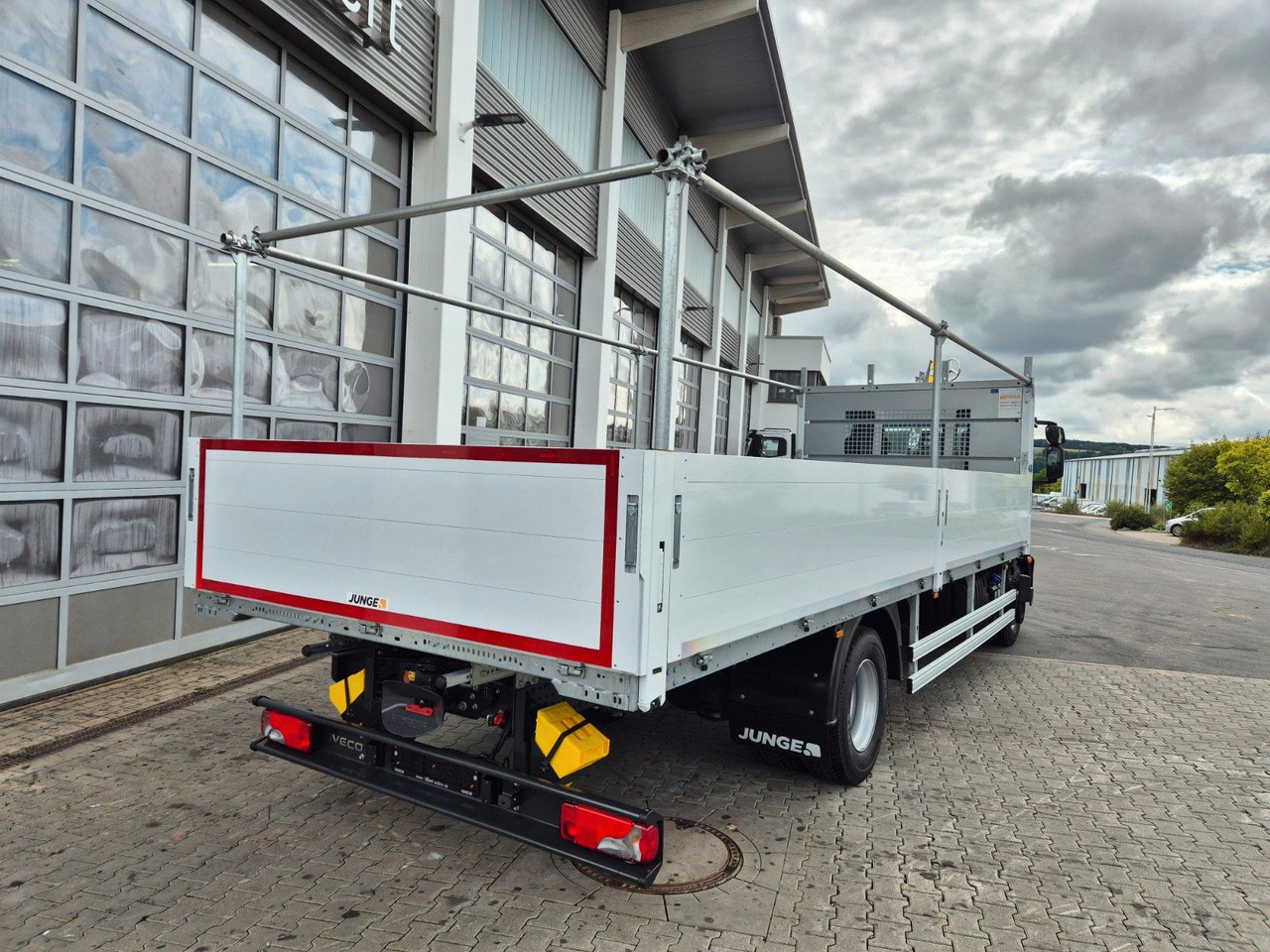 Camión caja abierta Iveco Eurocargo ML140E28/P Gerüstbau 3 Sitze AHK Klima: foto 10