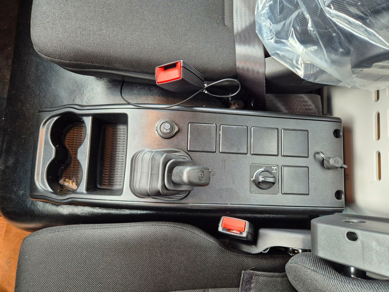 Camión caja abierta Iveco Eurocargo ML140E28/P Gerüstbau 3 Sitze AHK Klima: foto 21