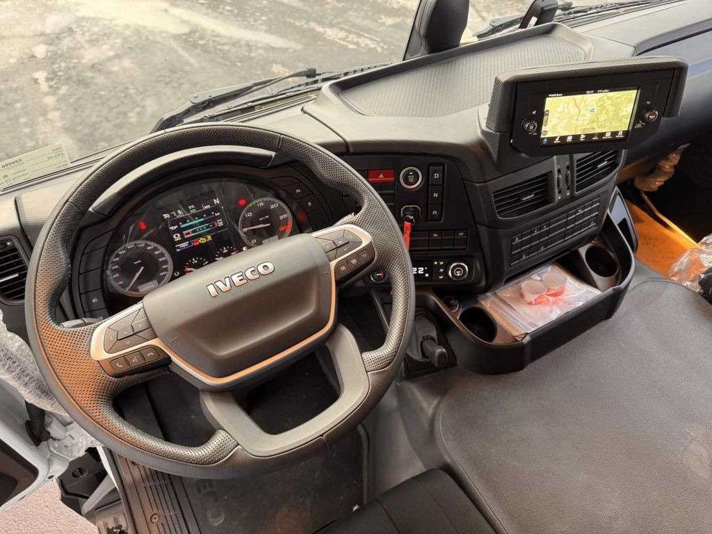 Camión caja cerrada nuevo Iveco S-Way AT190S40/P LBW 2.000kg Tür Navi Bett: foto 13