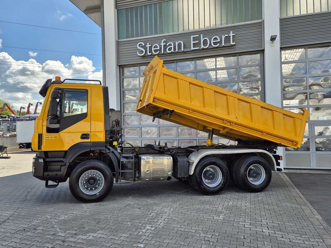 Iveco Trakker AD380T50 6x4 Kipper/SZM Wechselsystem - Camión volquete: foto 4 Iveco Trakker AD380T50 6x4 Kipper/SZM Wechselsystem - Camión volquete: foto 4