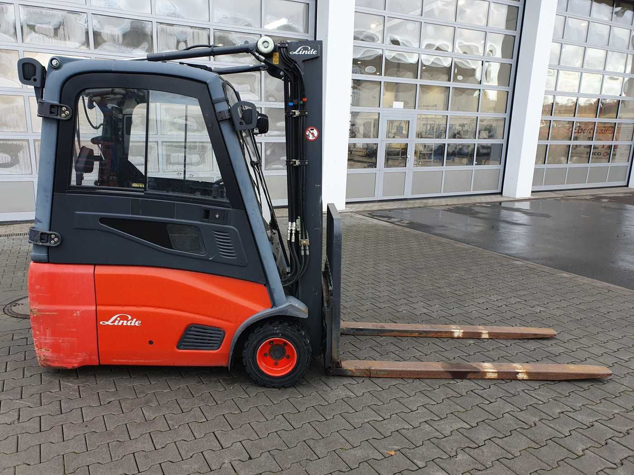 Linde E18 - 01 / Triplex: 4.50m! / SS / nur 5.672h! - Carretilla elevadora eléctrica: foto 3 Linde E18 - 01 / Triplex: 4.50m! / SS / nur 5.672h! - Carretilla elevadora eléctrica: foto 3