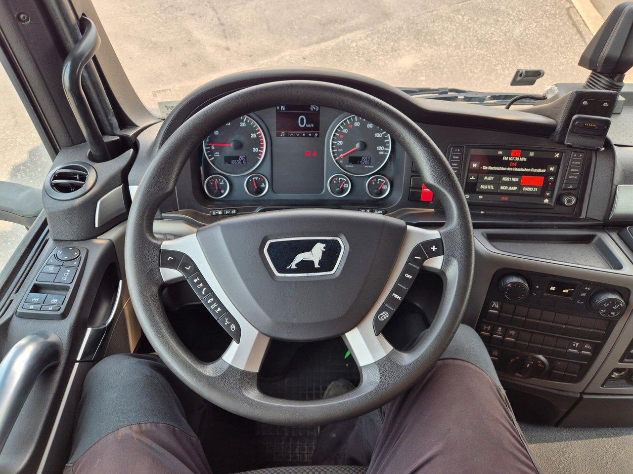 Camión caja abierta, Camión grúa MAN TGS 26.420 6x2-4 LL Hiab 177K PRO 2 Stück: foto 21 Camión caja abierta, Camión grúa MAN TGS 26.420 6x2-4 LL Hiab 177K PRO 2 Stück: foto 21