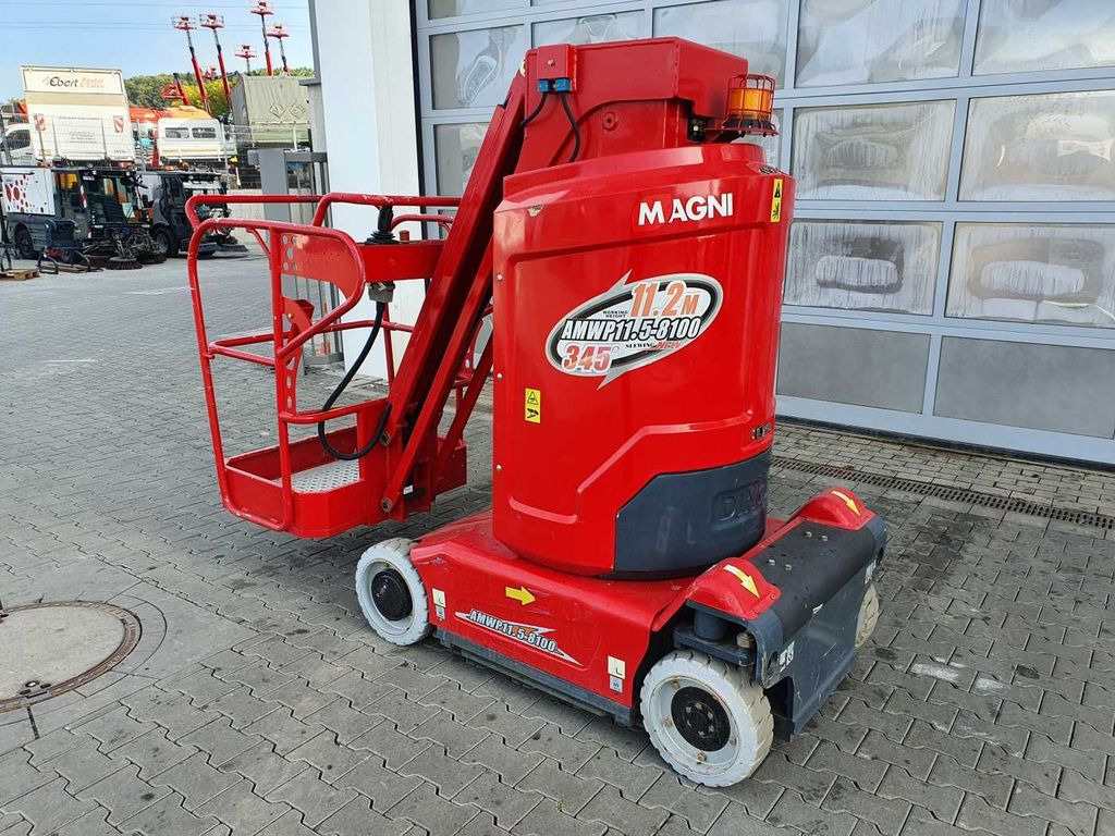 Magni AMWP 11.5-8100 / MJP11.5AC / 11,2m / 179h! - Plataforma de mástil vertical: foto 3 Magni AMWP 11.5-8100 / MJP11.5AC / 11,2m / 179h! - Plataforma de mástil vertical: foto 3