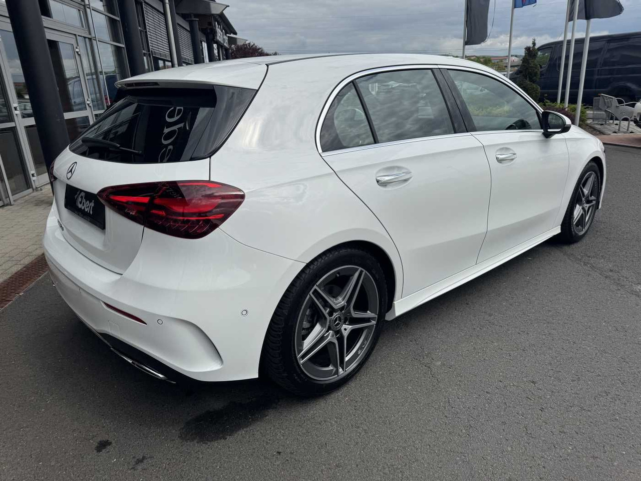 Mercedes-Benz A 200d AMG+AHK+Ambiente+RFK+MBUX+LED+IHC - Sedan: foto 4 Mercedes-Benz A 200d AMG+AHK+Ambiente+RFK+MBUX+LED+IHC - Sedan: foto 4