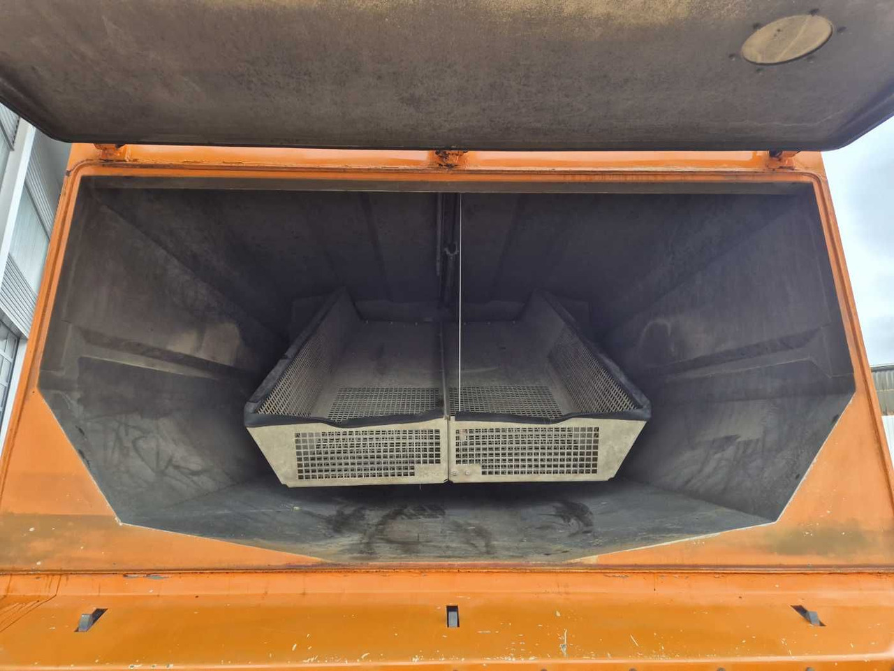 Barredora vial Mercedes-Benz Actros 2032 A 4x4 Bucher STKF 9500 Airport 30x: foto 8