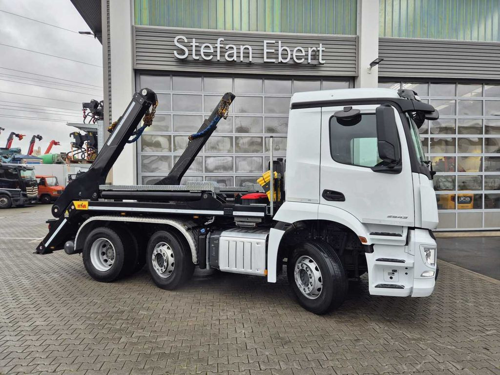 Mercedes-Benz Arocs 2543 L 6x2/4 Hiab TS 2018 TAZ Funk Mercedes-Benz Arocs 2543 L 6x2/4 Hiab TS 2018 TAZ Funk - Camión portacontenedor de cadenas: foto 4 Mercedes-Benz Arocs 2543 L 6x2/4 Hiab TS 2018 TAZ Funk Mercedes-Benz Arocs 2543 L 6x2/4 Hiab TS 2018 TAZ Funk - Camión portacontenedor de cadenas: foto 4