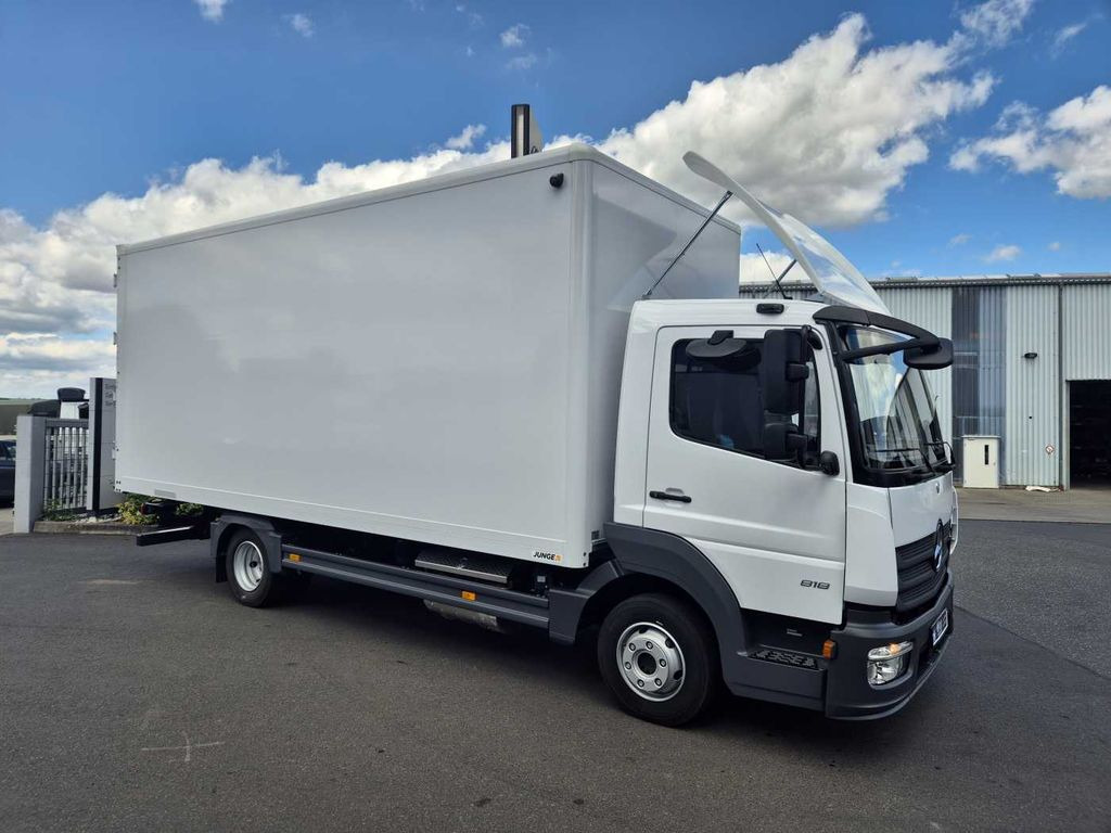 Mercedes-Benz Atego 818 L Koffer, 3 Stück vorhanden Mercedes-Benz Atego 818 L Koffer, 4 Stück vorhanden - Camión caja cerrada: foto 5 Mercedes-Benz Atego 818 L Koffer, 3 Stück vorhanden Mercedes-Benz Atego 818 L Koffer, 4 Stück vorhanden - Camión caja cerrada: foto 5