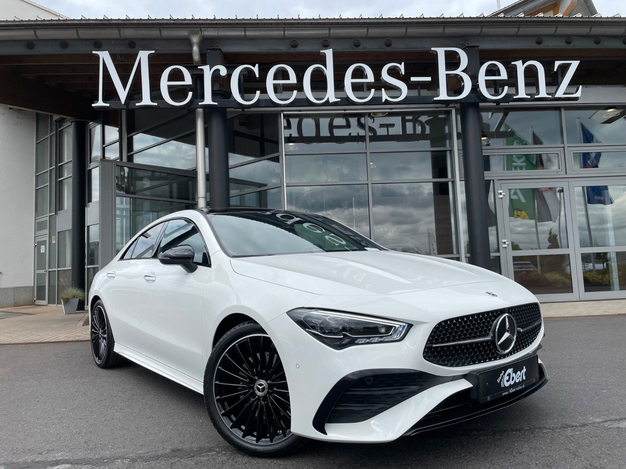 Mercedes-Benz CLA 200 AMG Pano+R-Kamera+19" - Coche: foto 1 Mercedes-Benz CLA 200 AMG Pano+R-Kamera+19" - Coche: foto 1