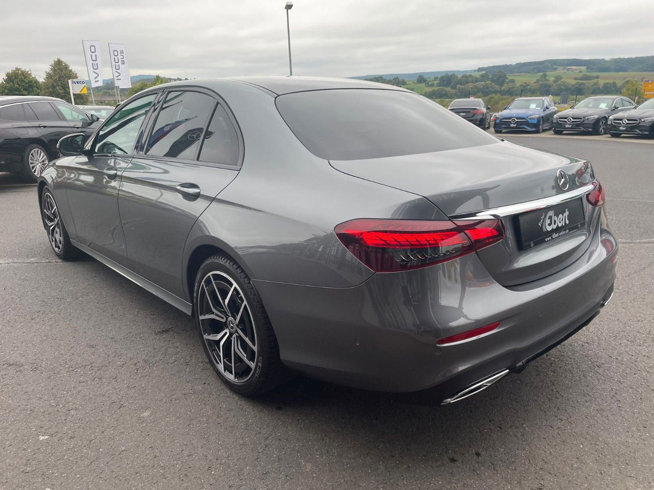 Mercedes-Benz E 220 d AMG+MBeam+Pano+Distr+R-Kamera - Sedan: foto 3 Mercedes-Benz E 220 d AMG+MBeam+Pano+Distr+R-Kamera - Sedan: foto 3