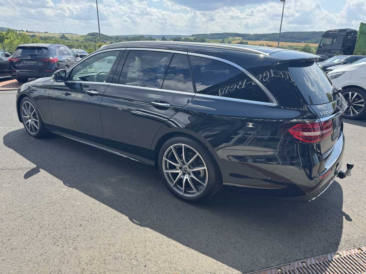 Mercedes-Benz E 220d AMG+Pano+Burm+Distr+Memory+AHK+360 - Coche: foto 3 Mercedes-Benz E 220d AMG+Pano+Burm+Distr+Memory+AHK+360 - Coche: foto 3
