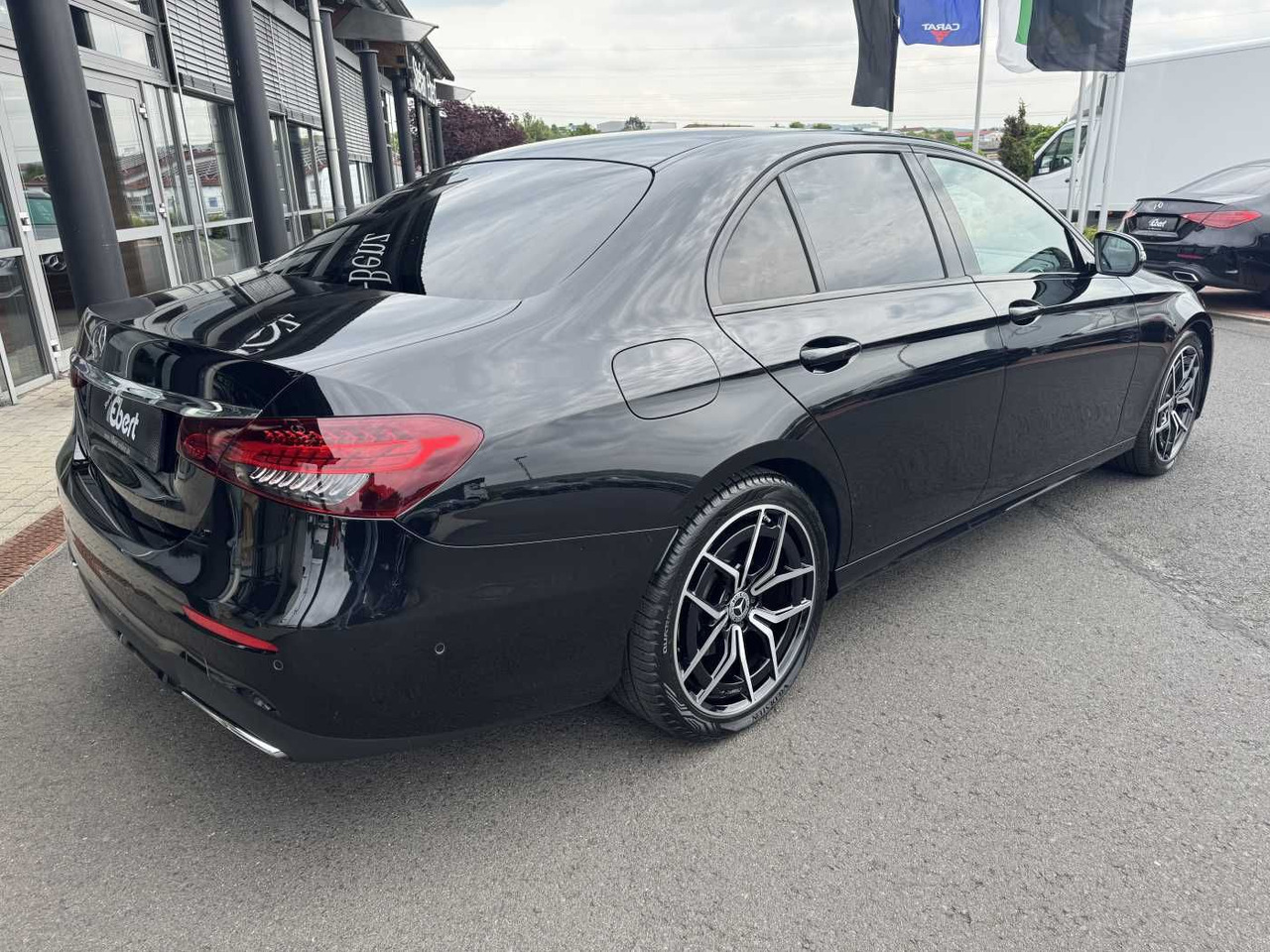 Mercedes-Benz E 220d AMG+Pano+Distr+Multibeam+RFK+Night - Sedan: foto 3 Mercedes-Benz E 220d AMG+Pano+Distr+Multibeam+RFK+Night - Sedan: foto 3