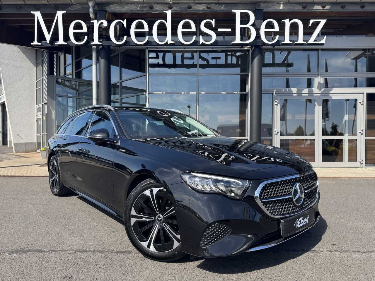 Mercedes-Benz E 220d Avantgarde+Pano+AHK+Distr+19Zoll+MBUX - Coche: foto 1 Mercedes-Benz E 220d Avantgarde+Pano+AHK+Distr+19Zoll+MBUX - Coche: foto 1