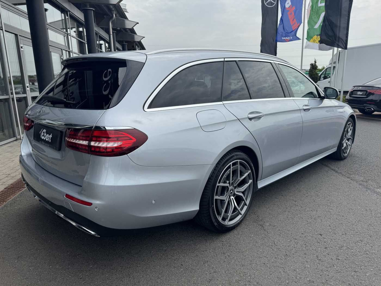 Mercedes-Benz E 220d T AMG+AHK+ESD+RKamera+TotW+ Ambiente - Coche: foto 4 Mercedes-Benz E 220d T AMG+AHK+ESD+RKamera+TotW+ Ambiente - Coche: foto 4