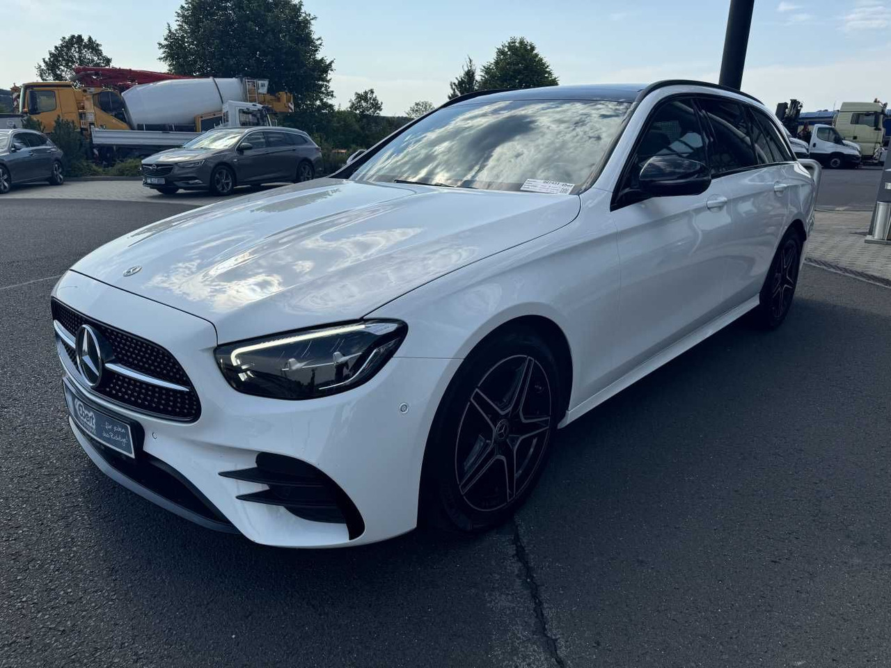 Mercedes-Benz E 220d T AMG+Pano+AHK+Night+TotW+ RKamera+Ambien - Coche: foto 2 Mercedes-Benz E 220d T AMG+Pano+AHK+Night+TotW+ RKamera+Ambien - Coche: foto 2