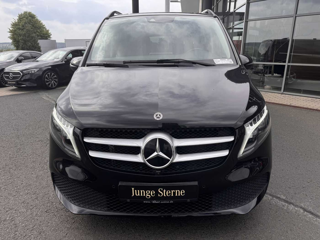 Mercedes-Benz V 300 d 4MATIC AVA 3430 AHK2,5 DISTRONIC 360 - Coche: foto 2 Mercedes-Benz V 300 d 4MATIC AVA 3430 AHK2,5 DISTRONIC 360 - Coche: foto 2